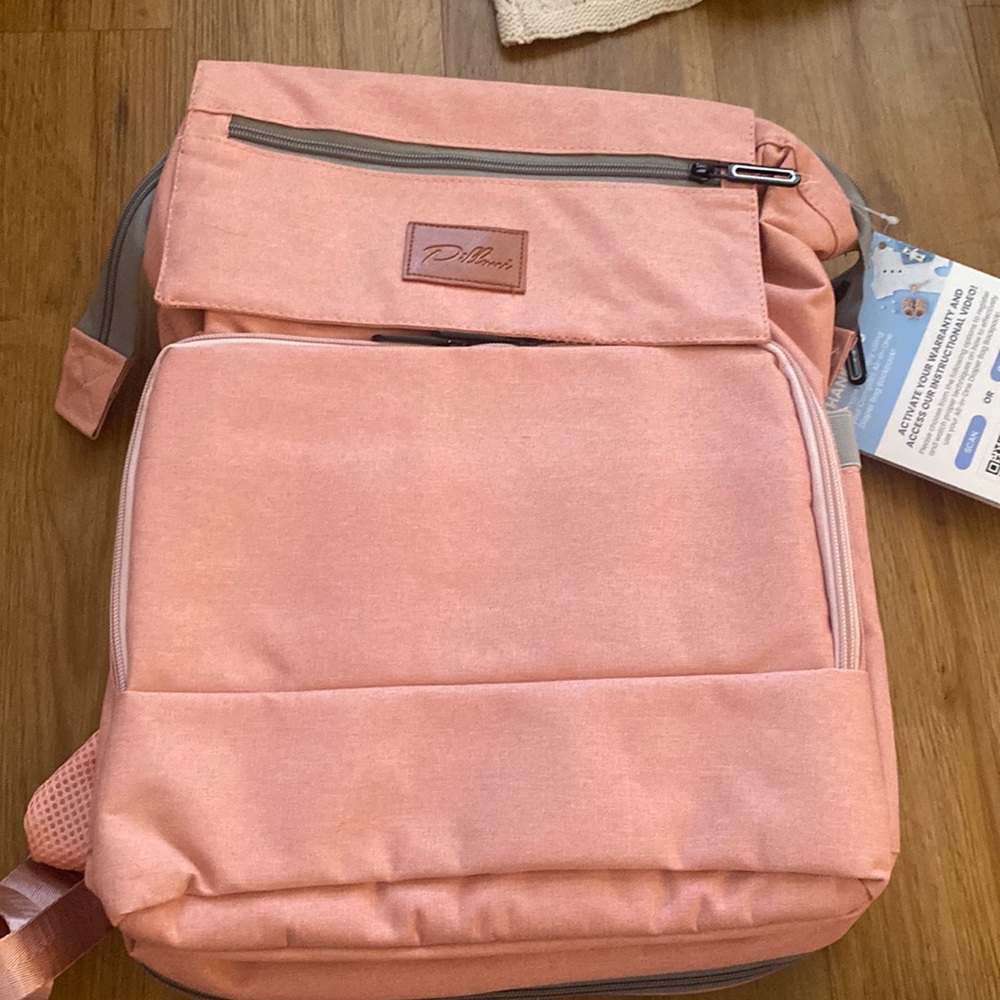 baby bag that folds into a baby bed!